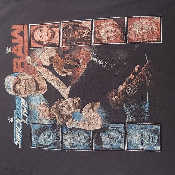 VINTAGE SMACK DOWN VS RAW TEE Size Small - Picture 2 of 5